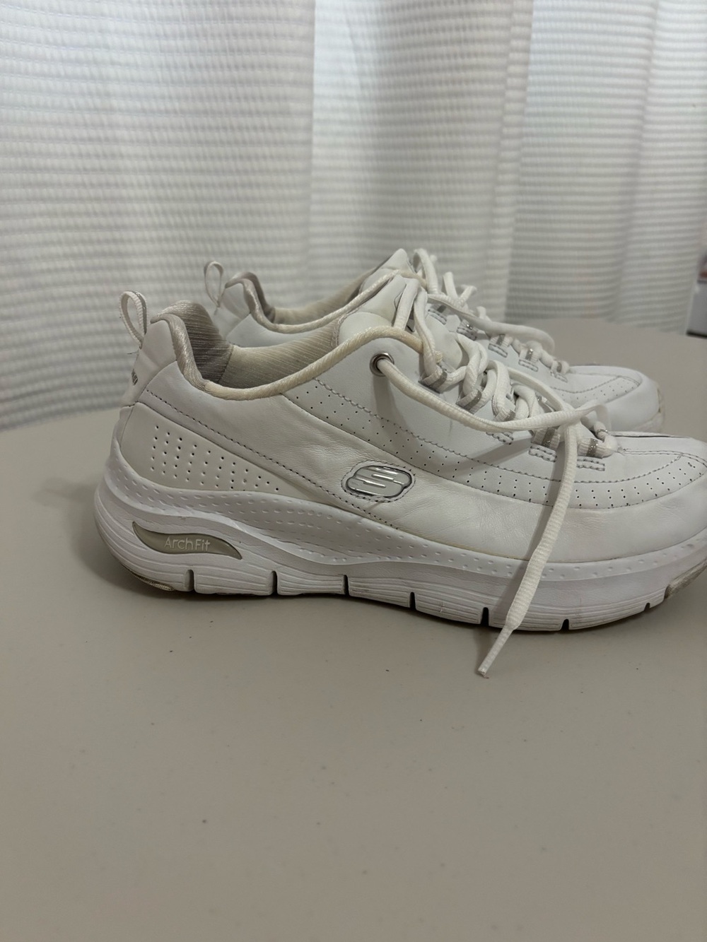 Skechers Women's White Lace-Up Arch Fit Walking Sneakers